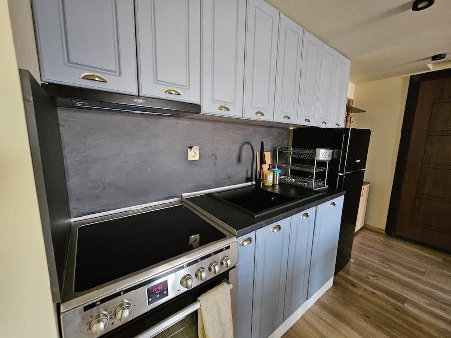 Crown Apartment *