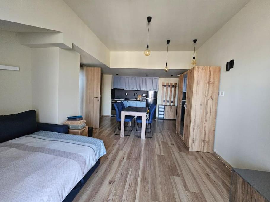 Crown Apartment
