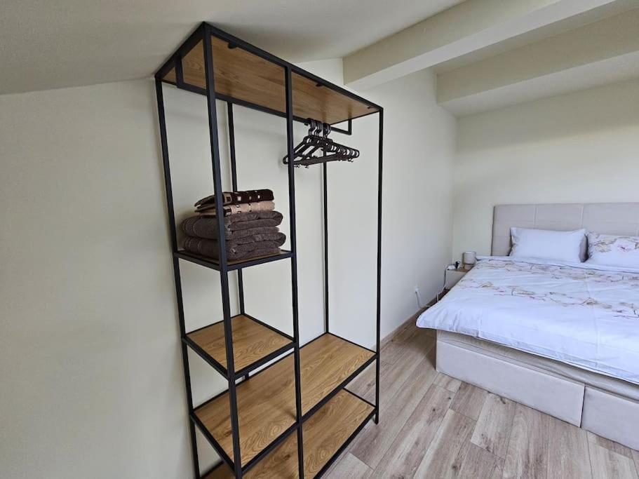Crown Apartment *